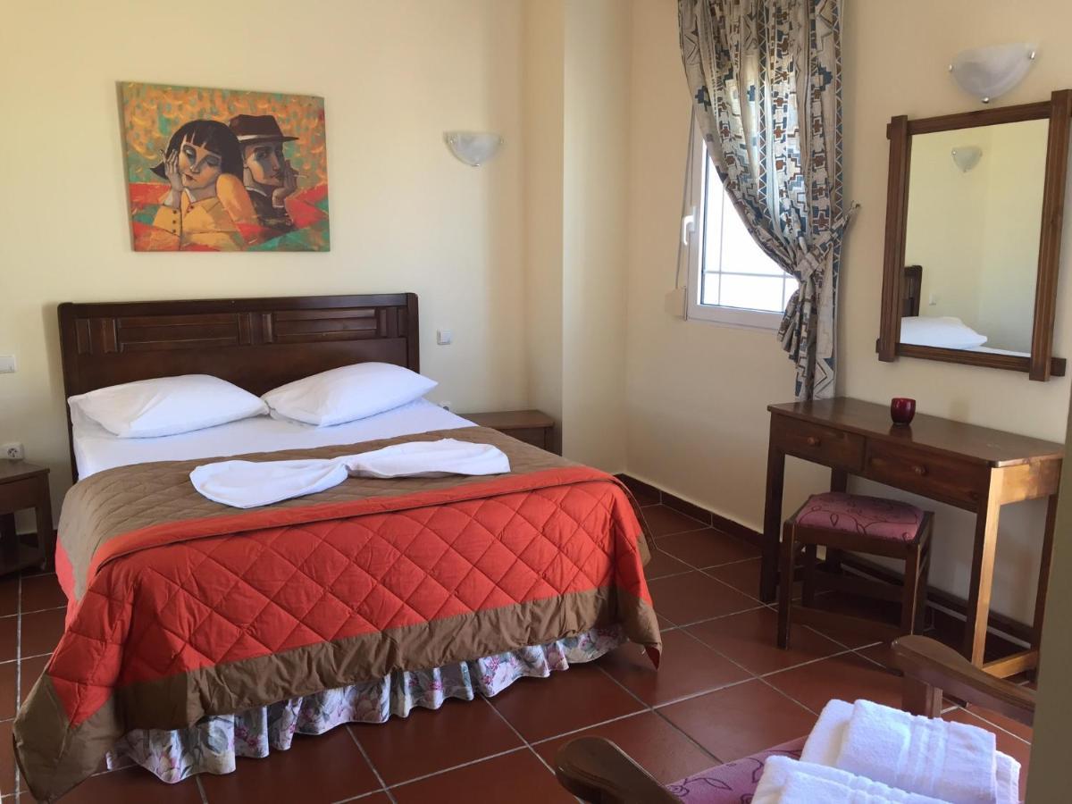 Toulipa Rooms Agia Ermioni Luaran gambar