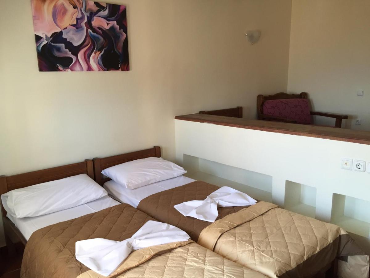 Toulipa Rooms Agia Ermioni Luaran gambar