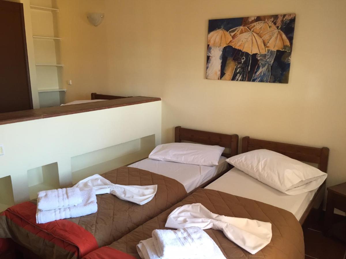 Toulipa Rooms Agia Ermioni Luaran gambar