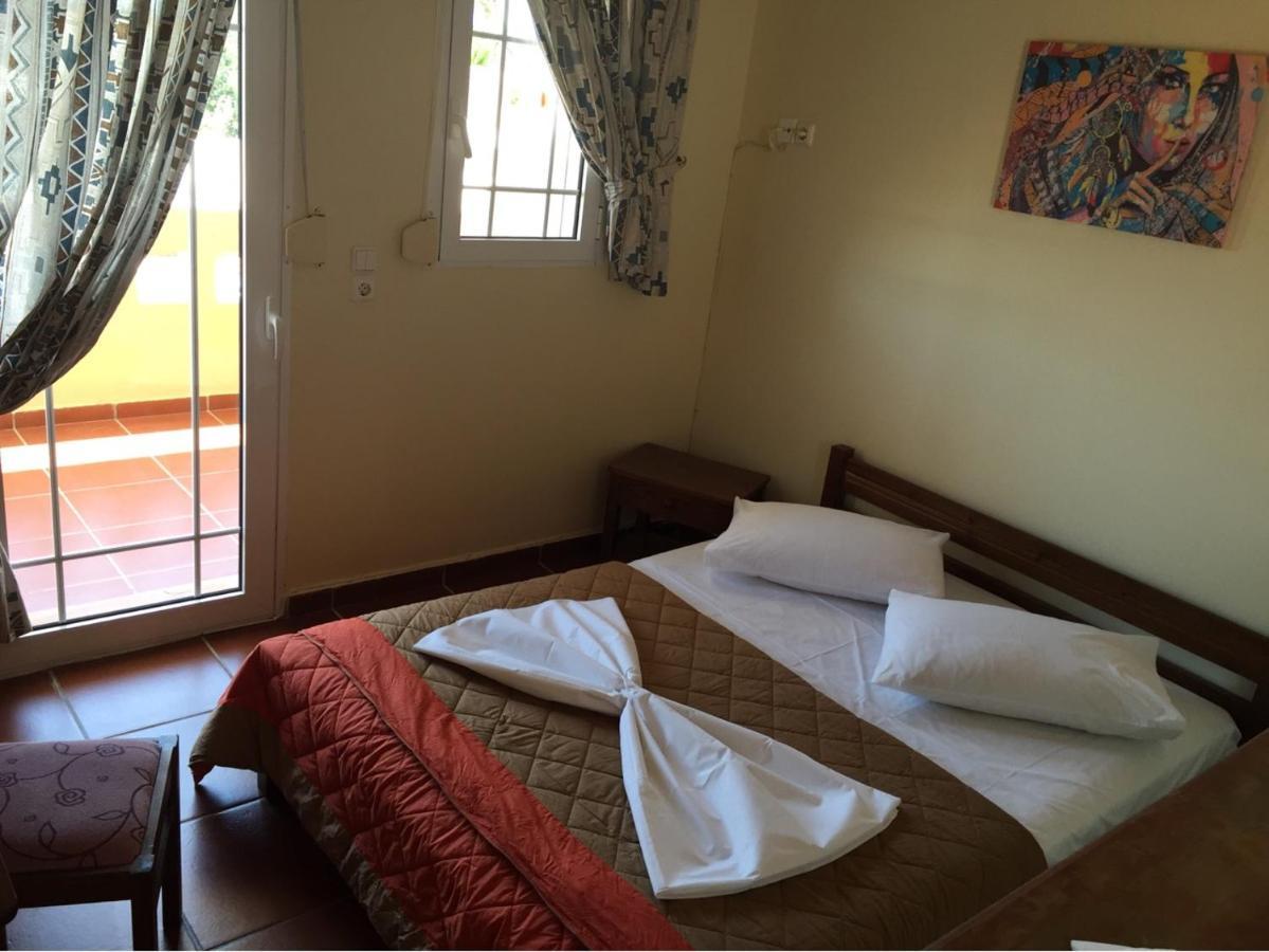 Toulipa Rooms Agia Ermioni Luaran gambar