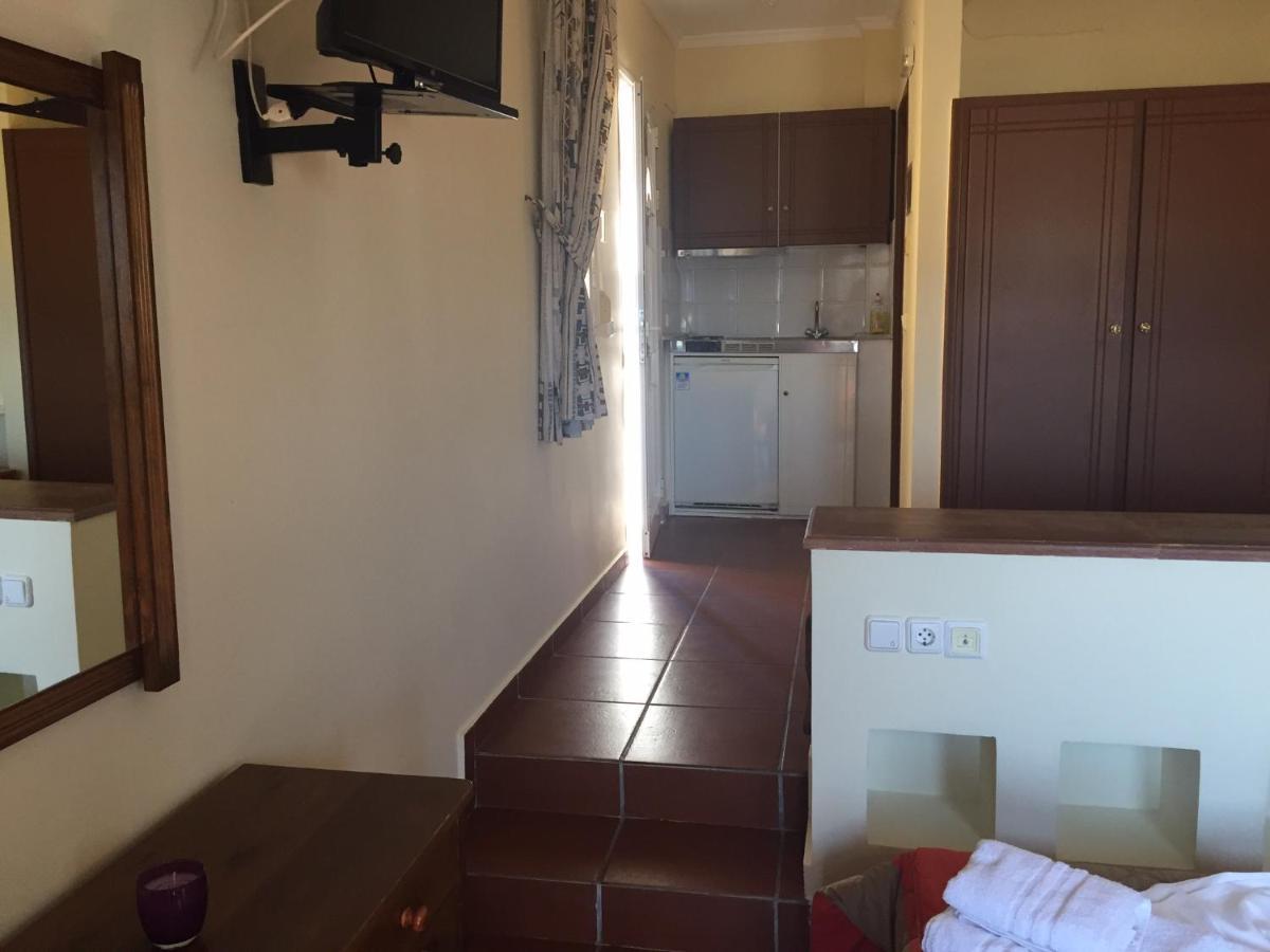 Toulipa Rooms Agia Ermioni Luaran gambar