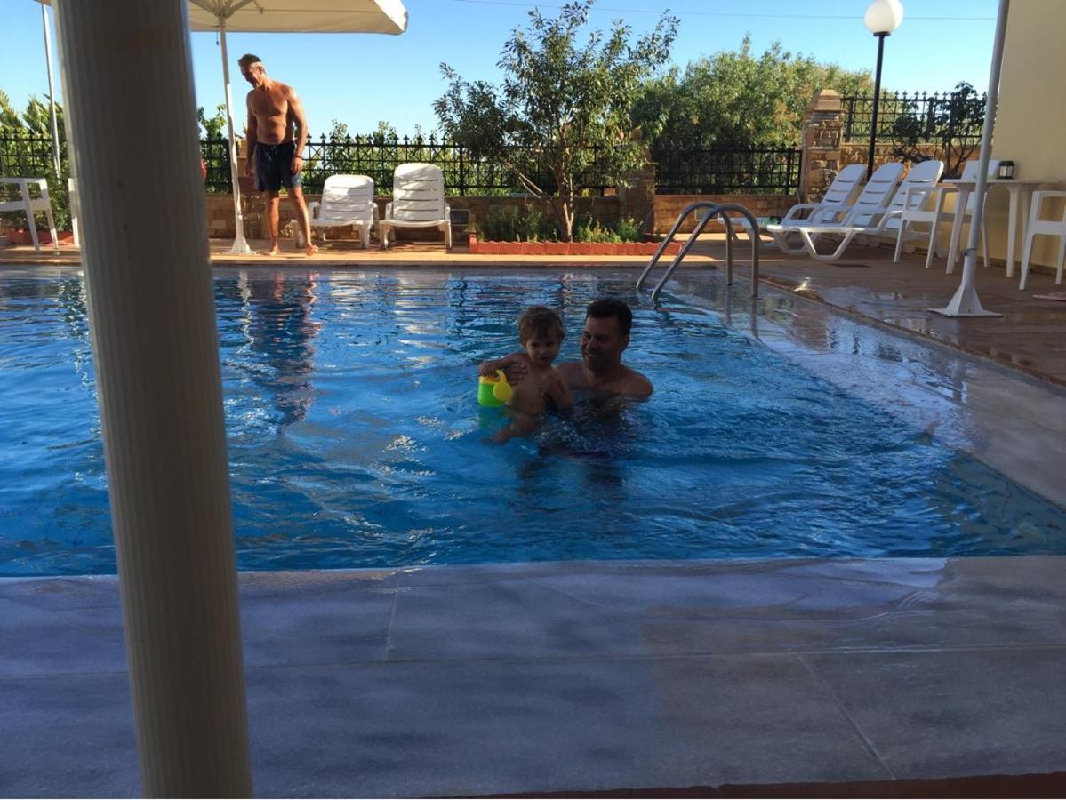 Toulipa Rooms Agia Ermioni Luaran gambar